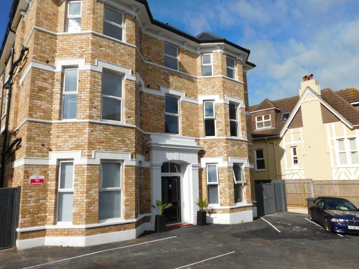 Stylish Apartment In Victorian Conversion Free Parking & Private Patio Close To Beach Town Centre & Bic Bournemouth Exterior photo